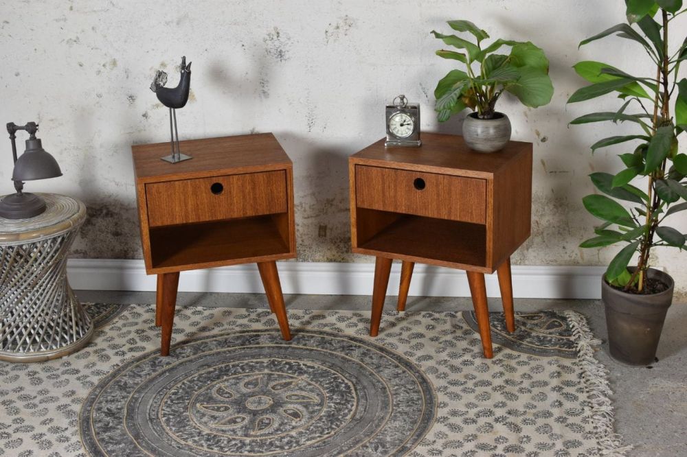 Szafka nocna Bedie + / Pastform Furniture