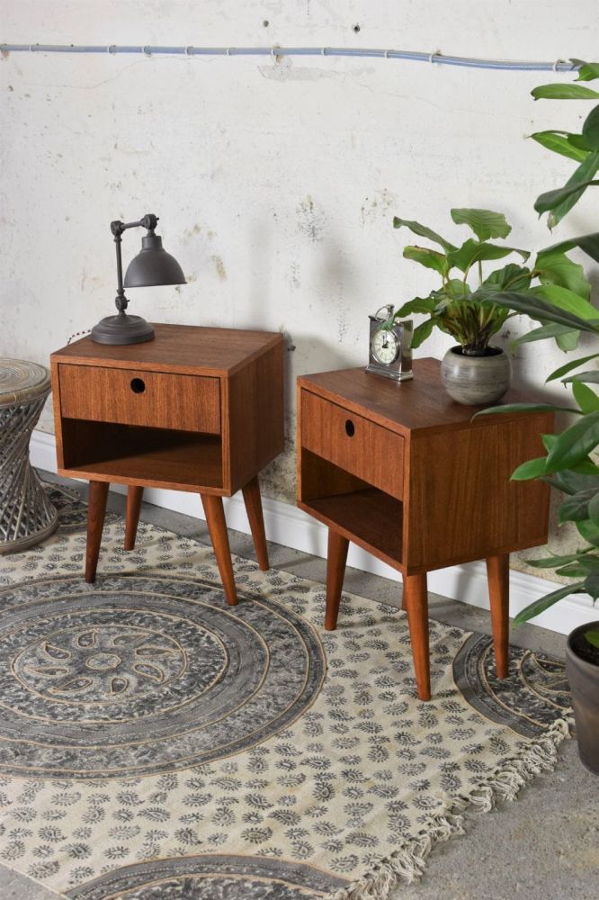 Szafka nocna Bedie + / Pastform Furniture