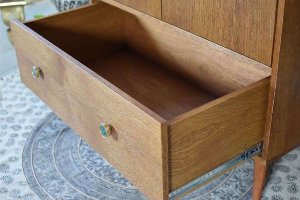 Szafa ubraniowa Vintage / Pastform Furniture