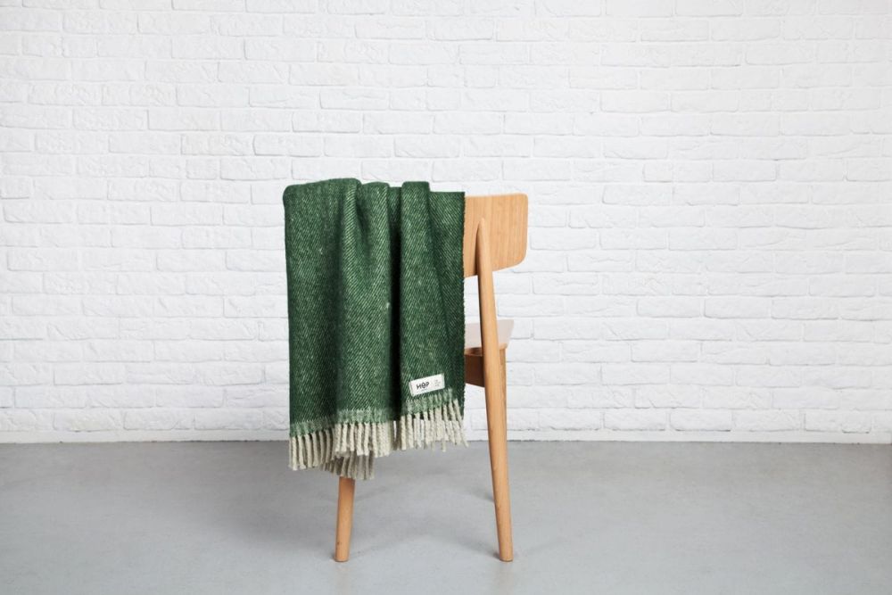 Wełniany koc Ruru / butelkowa zieleń / HOP Design