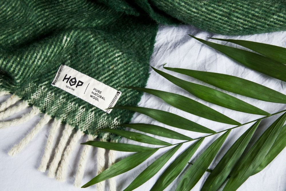 Wełniany koc Ruru / butelkowa zieleń / HOP Design