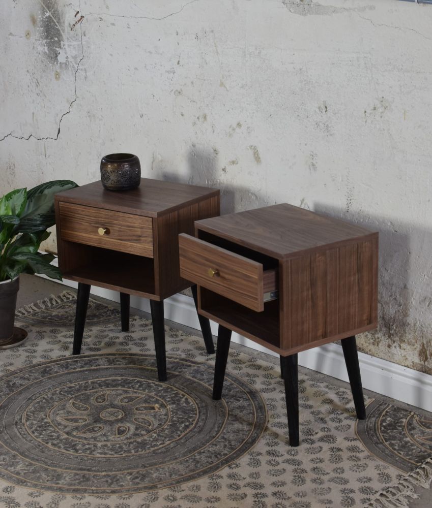 Szafka nocna Waln + / Pastform Furniture