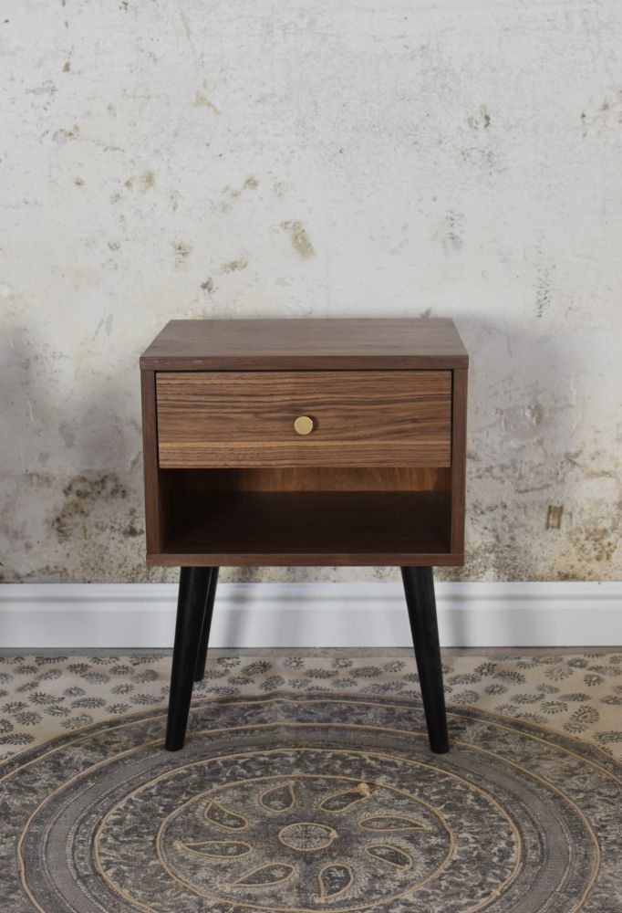 Szafka nocna Bedie Waln + / Pastform Furniture