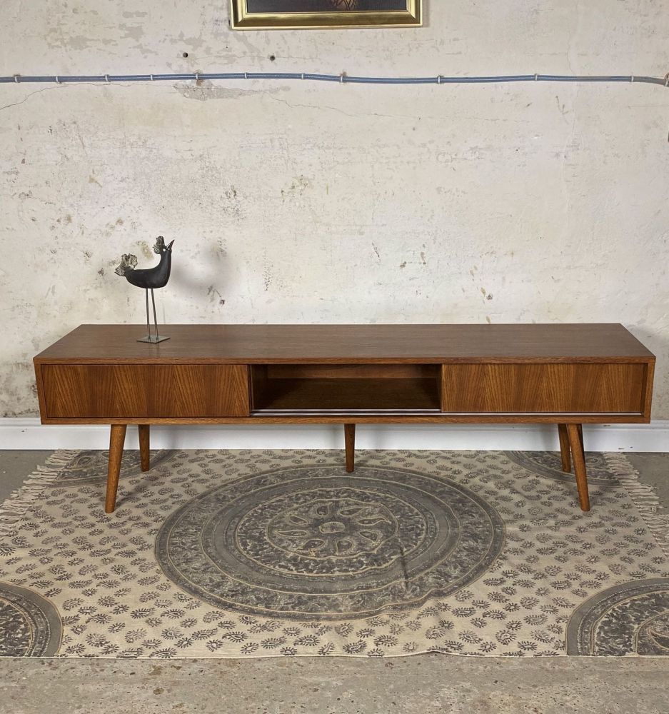 Komoda Tv Open Low Slide / Pastform Furniture