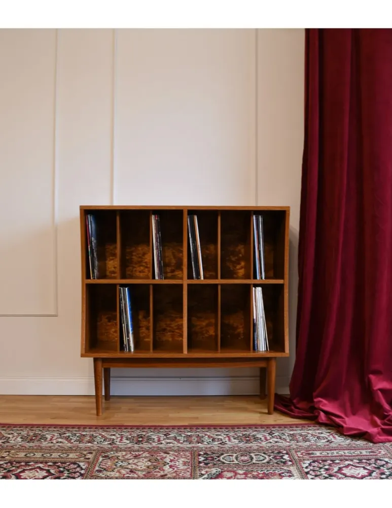 Komoda Lorn Vinyl / Pastform Furniture