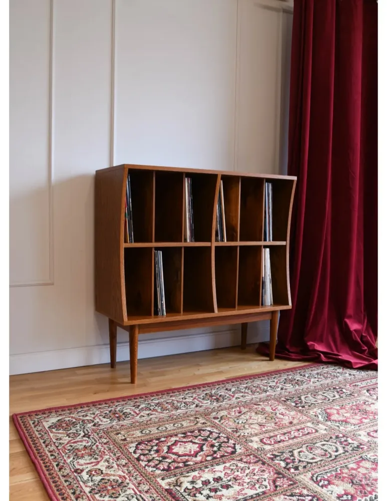 Komoda Lorn Vinyl / Pastform Furniture