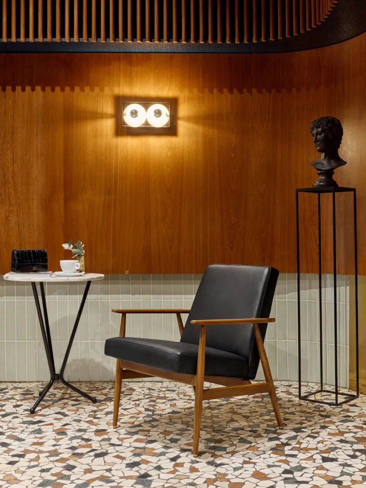 Fotel Fox / 366 Concept