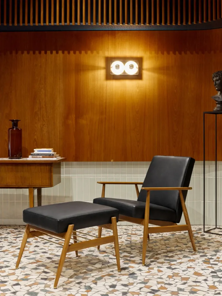 Fotel Fox / 366 Concept