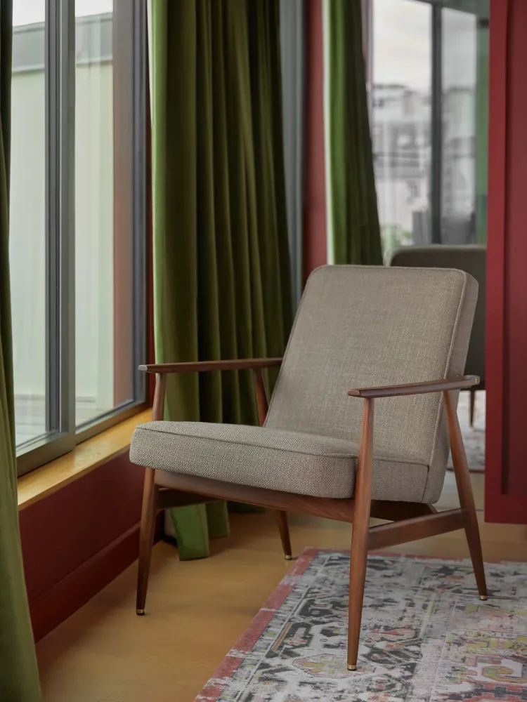 Fotel Fox / 366 Concept