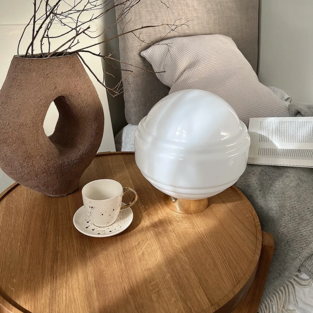 Szklana Lampa Stołowa / Saturn / Embassy Interiors