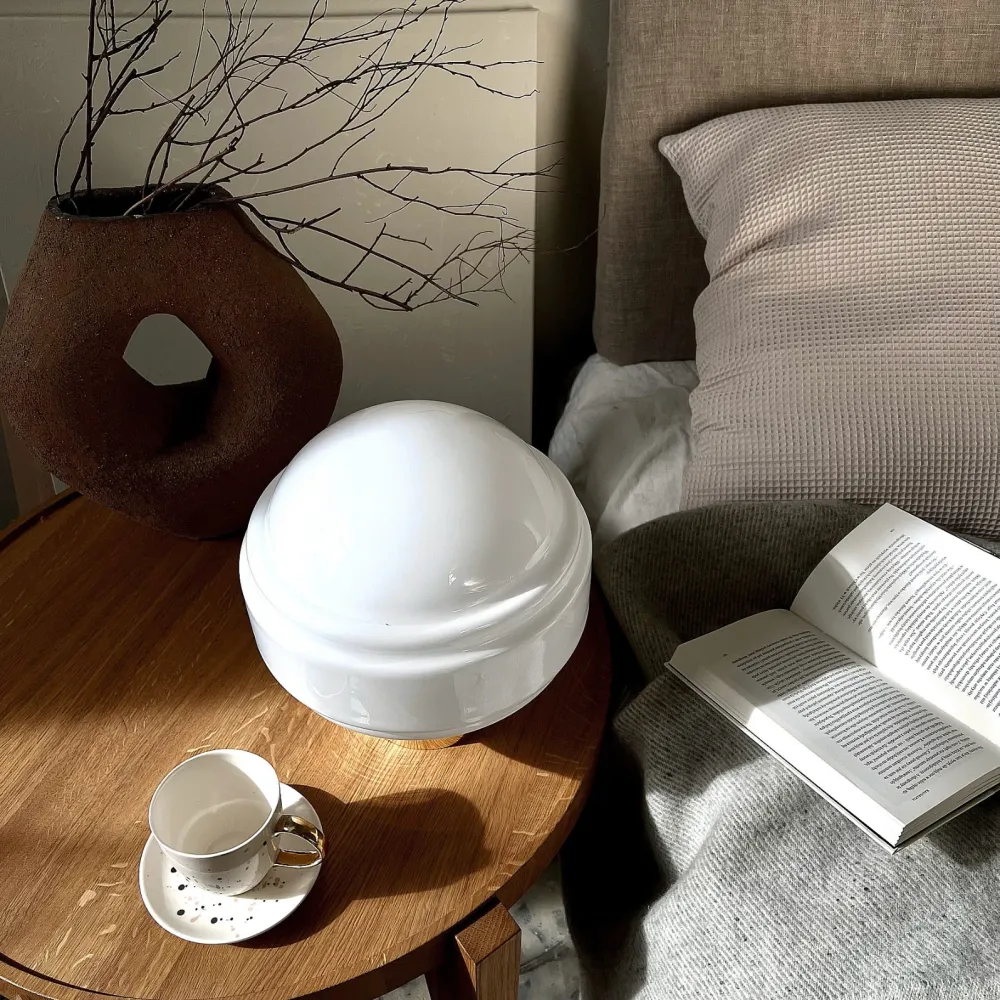 Szklana Lampa Stołowa / Saturn / Embassy Interiors