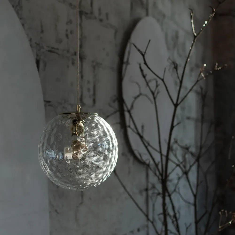 Szklana Lampa Wisząca / Kula Refleksyjna / Embassy Interiors