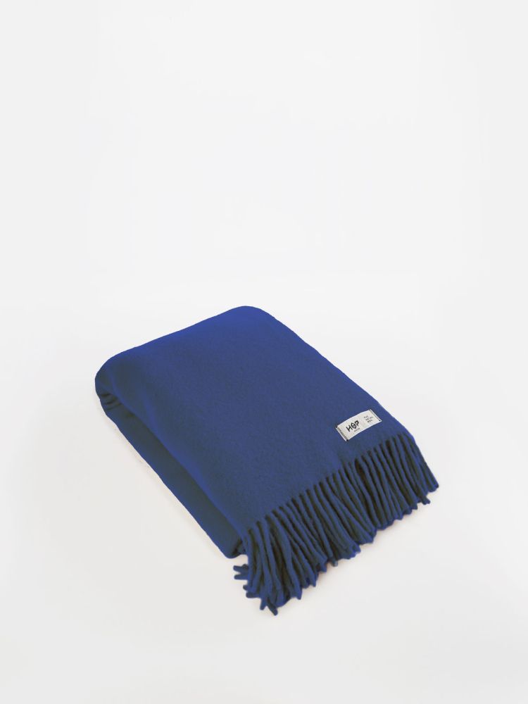 Wełniany koc Yeti / kobalt / HOP Design