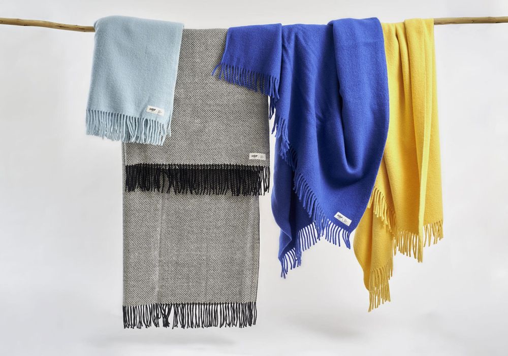 Wełniany koc Yeti / pastelowy błękit / HOP Design