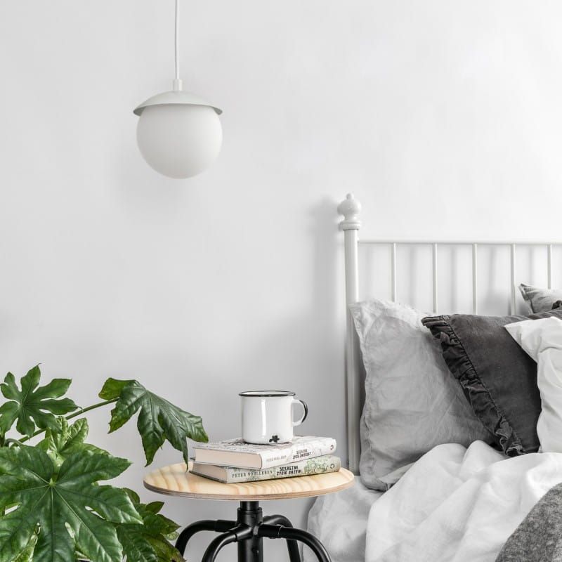 Lampa wisząca Kuul F IP44 / biała z podwyższoną szczelnością / Ummo
