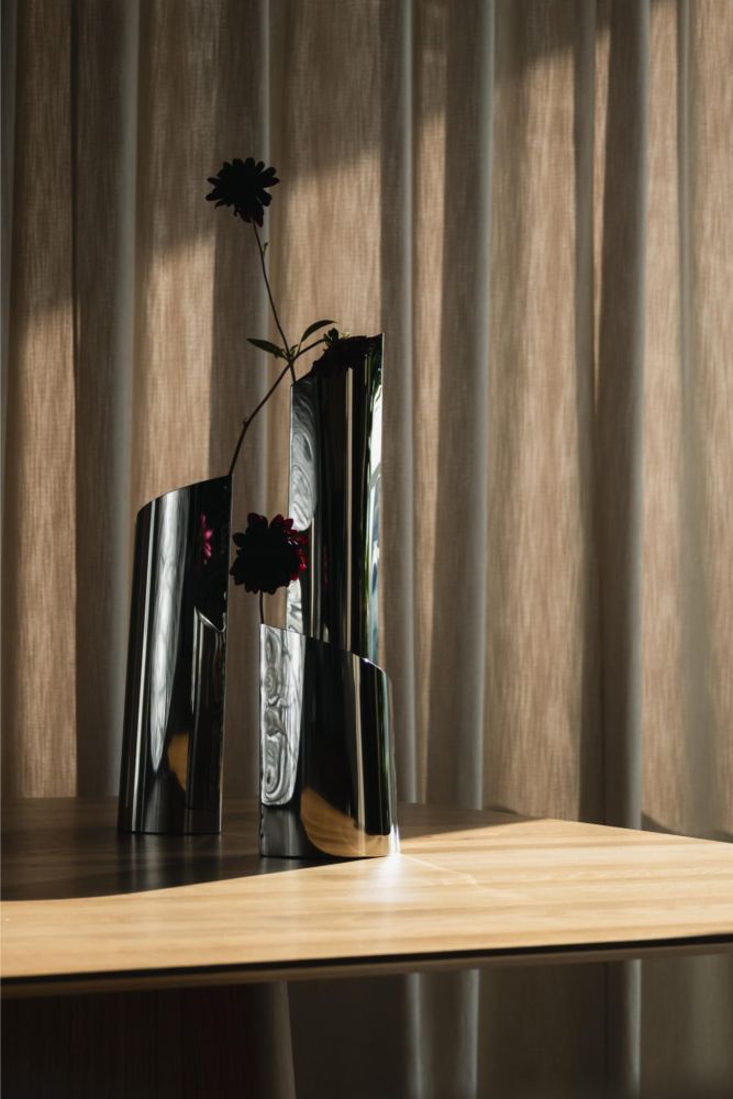 Wazon Parova Vase L60 / inox / Zieta Studio fot.Kacper_Miodek