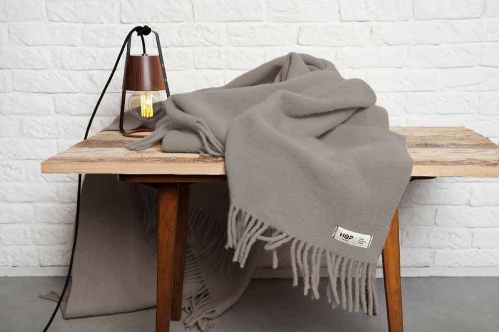 Wełniany koc Yeti / szary ziemisty / HOP Design