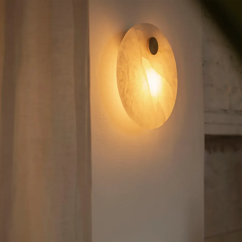 Alabastrowy Kinkiet Eos / Embassy Interiors