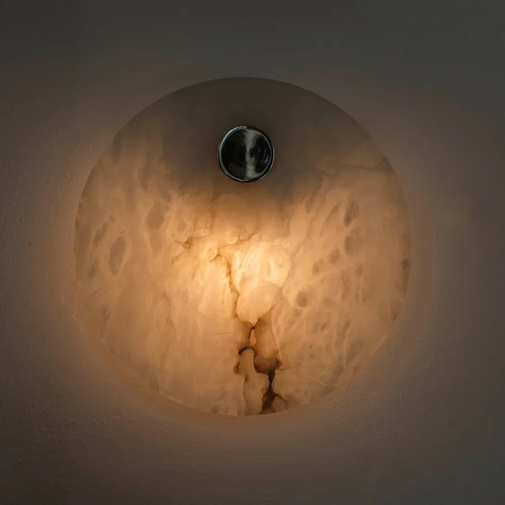 Alabastrowy Kinkiet Eos / Embassy Interiors