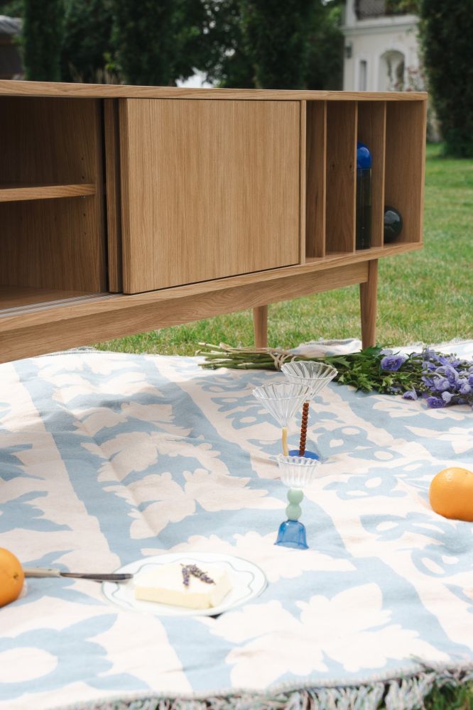 Komoda LOTV Vinyl Slide / Pastform Furniture