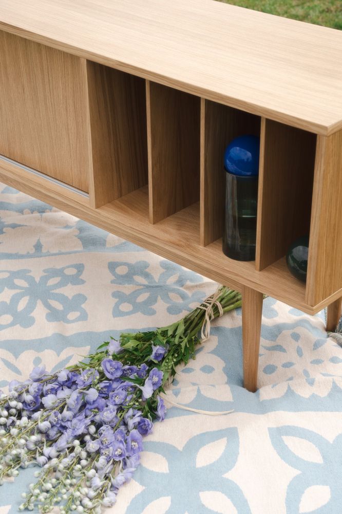 Komoda LOTV Vinyl Slide / Pastform Furniture