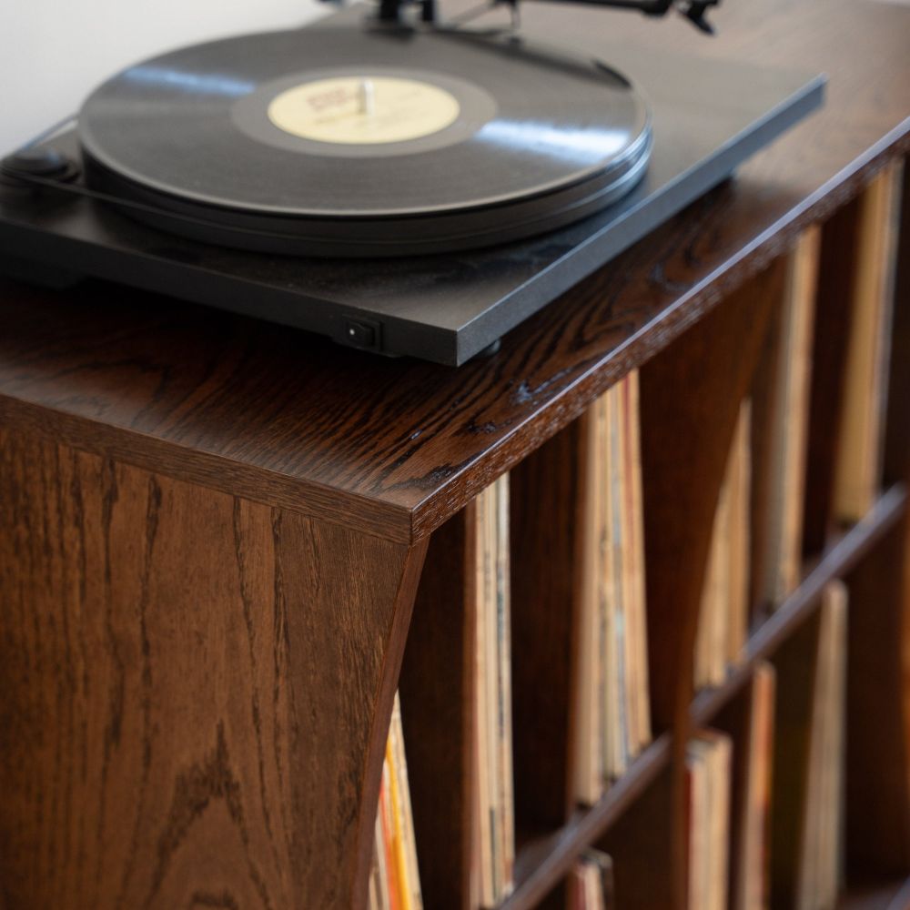Komoda Lorn Vinyl / Pastform Furniture