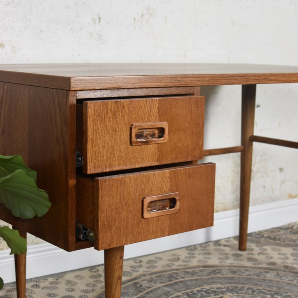 Biurko Past / Pastform Furniture