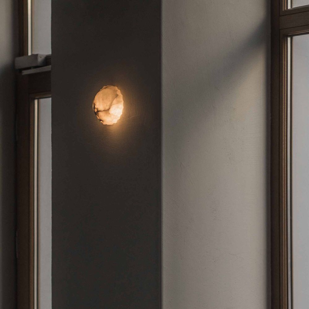 Alabastrowy Kinkiet Elektra / Embassy Interiors