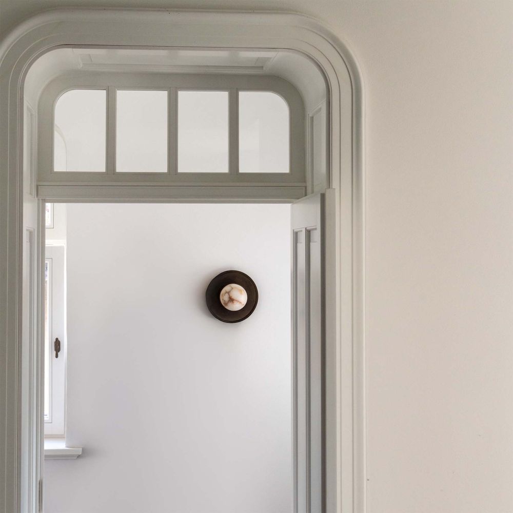 Alabastrowy Kinkiet Full Moon / Embassy Interiors