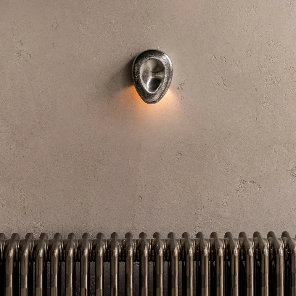 Aluminiowy Kinkiet Deimos / Embassy Interiors