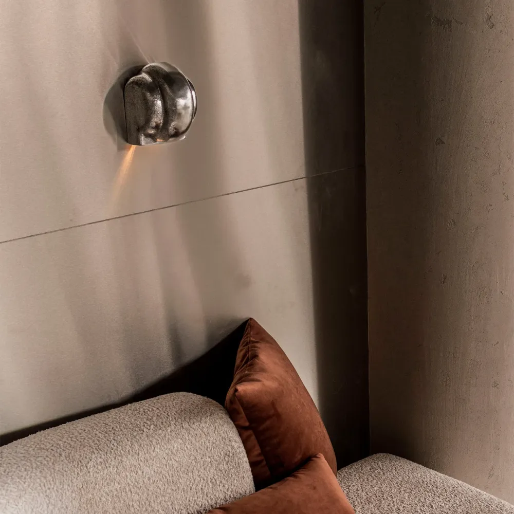 Aluminiowy Kinkiet Tryton / Embassy Interiors