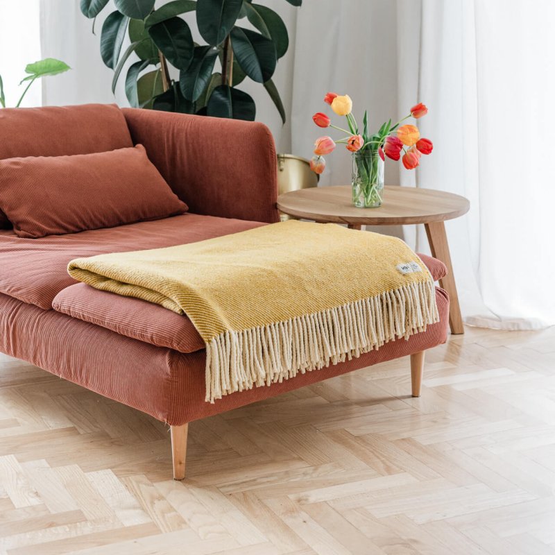 Wełniany koc Ruru / musztardowy ecru / HOP Design