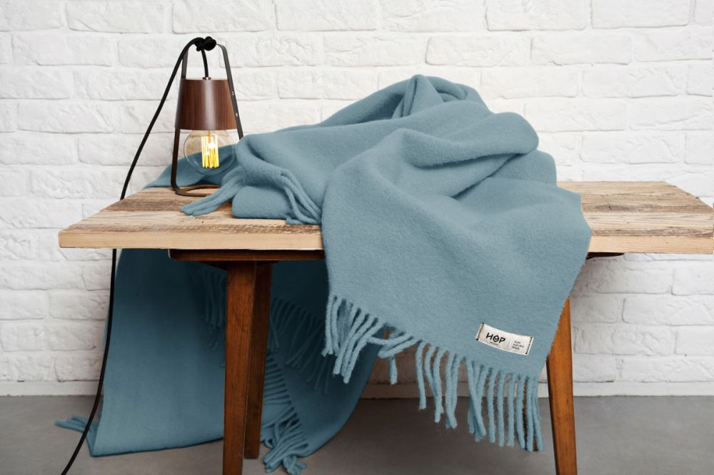 Wełniany koc Yeti / pastelowy błękit / HOP Design