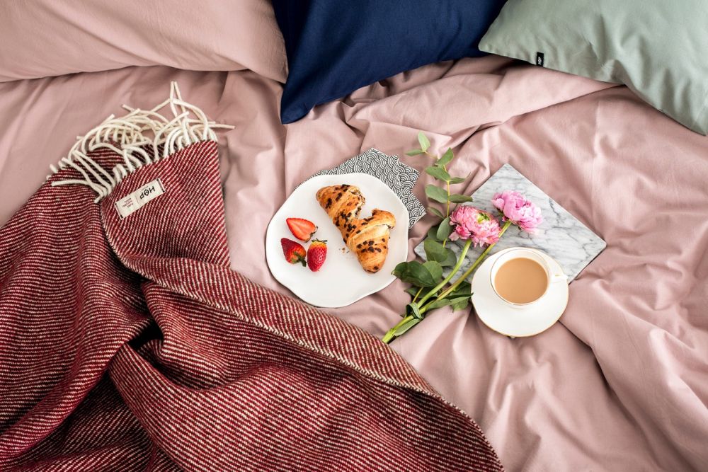 Wełniany koc Ruru / burgundowy / HOP Design