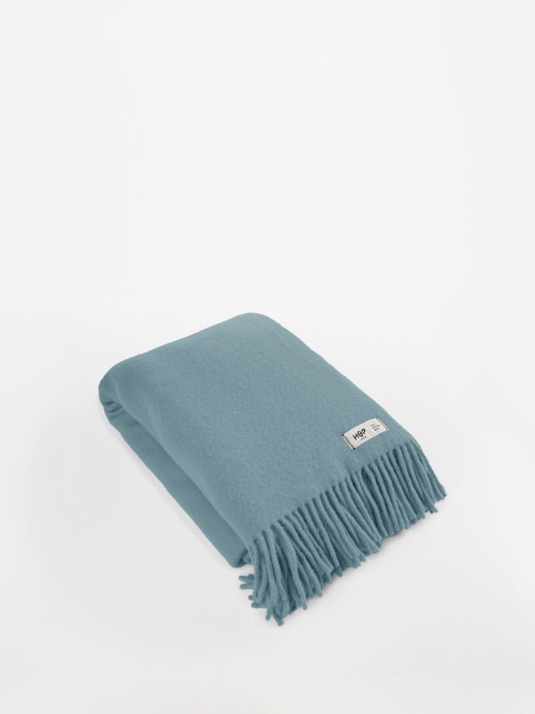 Wełniany koc Yeti / pastelowy błękit / HOP Design