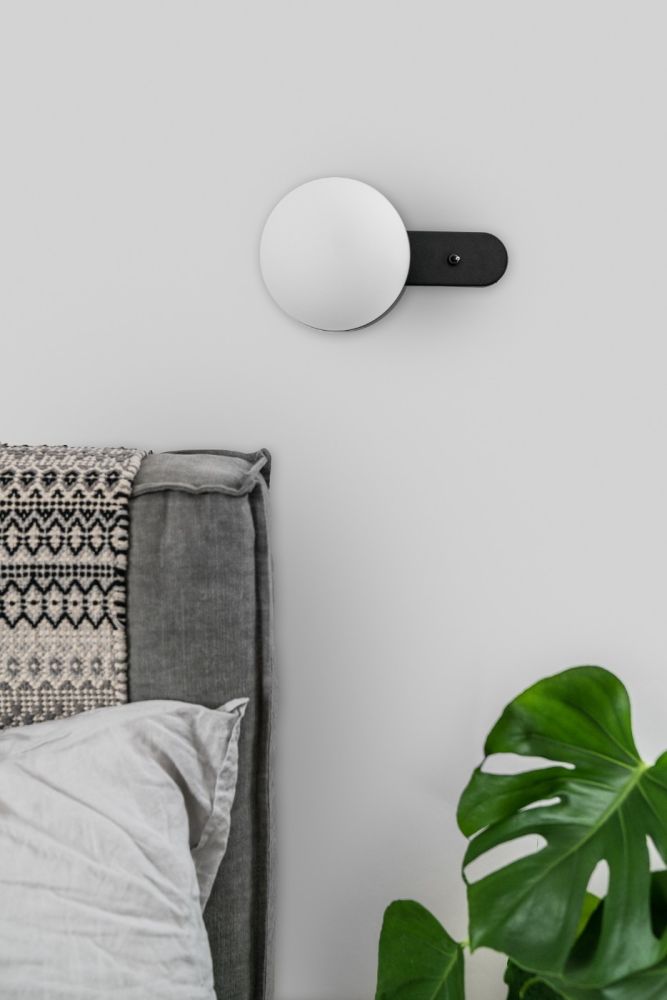 Lampa ścienna Kuul D1 / z włącznikiem / Ummo