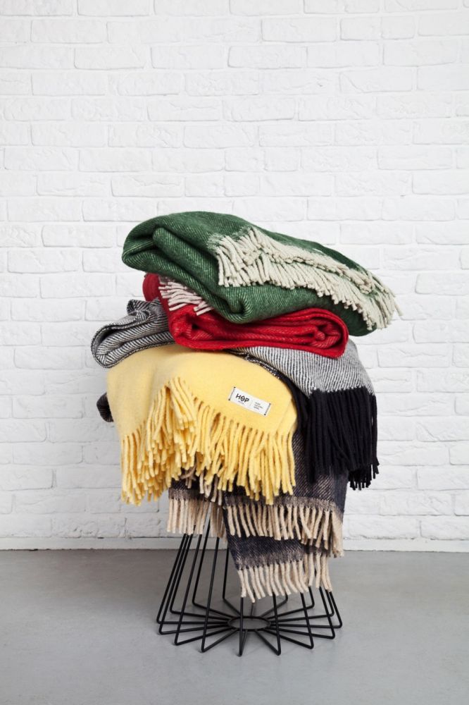 Wełniany koc Ruru / burgundowy / HOP Design